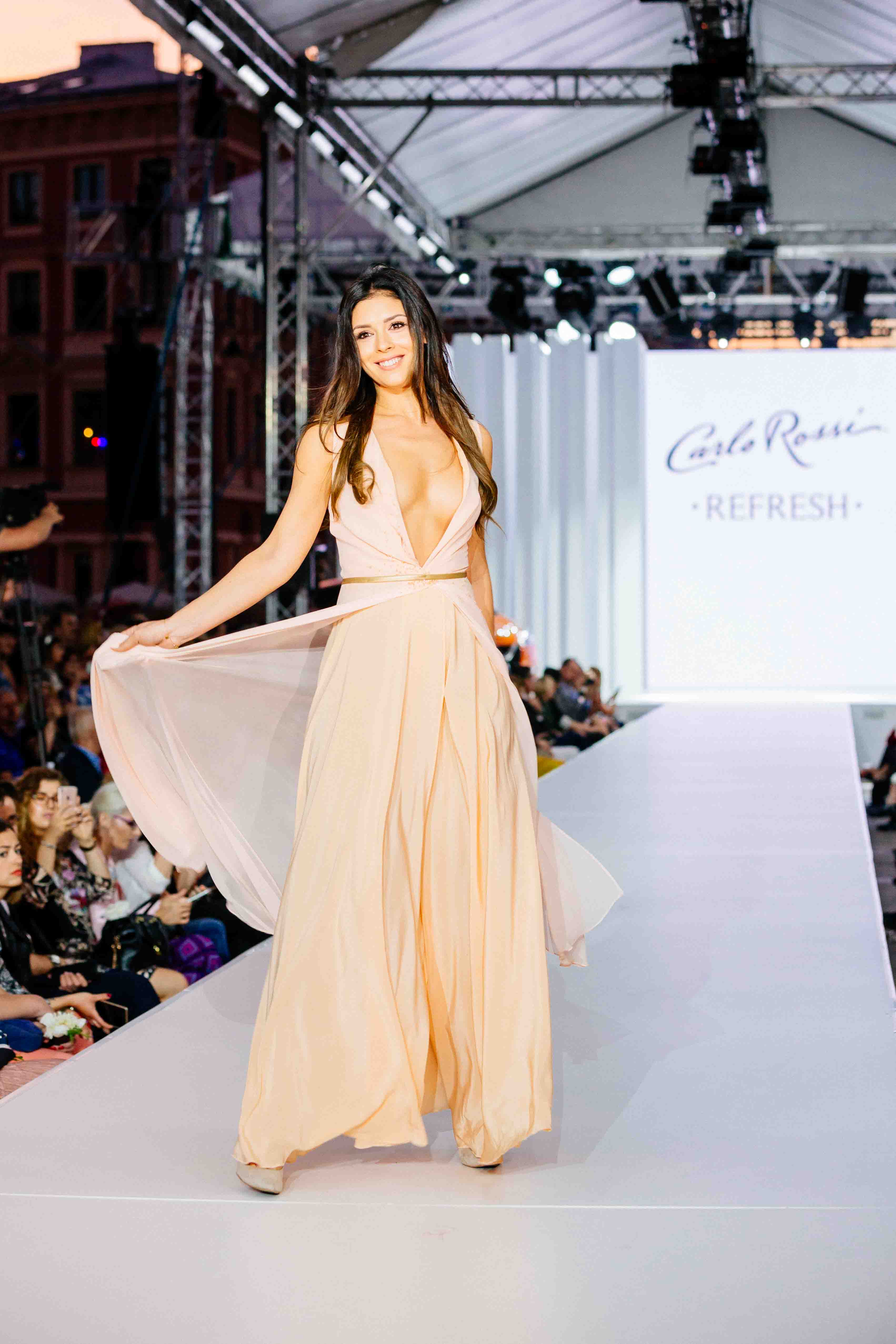 BlogStar: Klaudia Halejcio w zjawiskowej sukni inspirowanej Carlo Rossi Refresh - BlogStar.pl