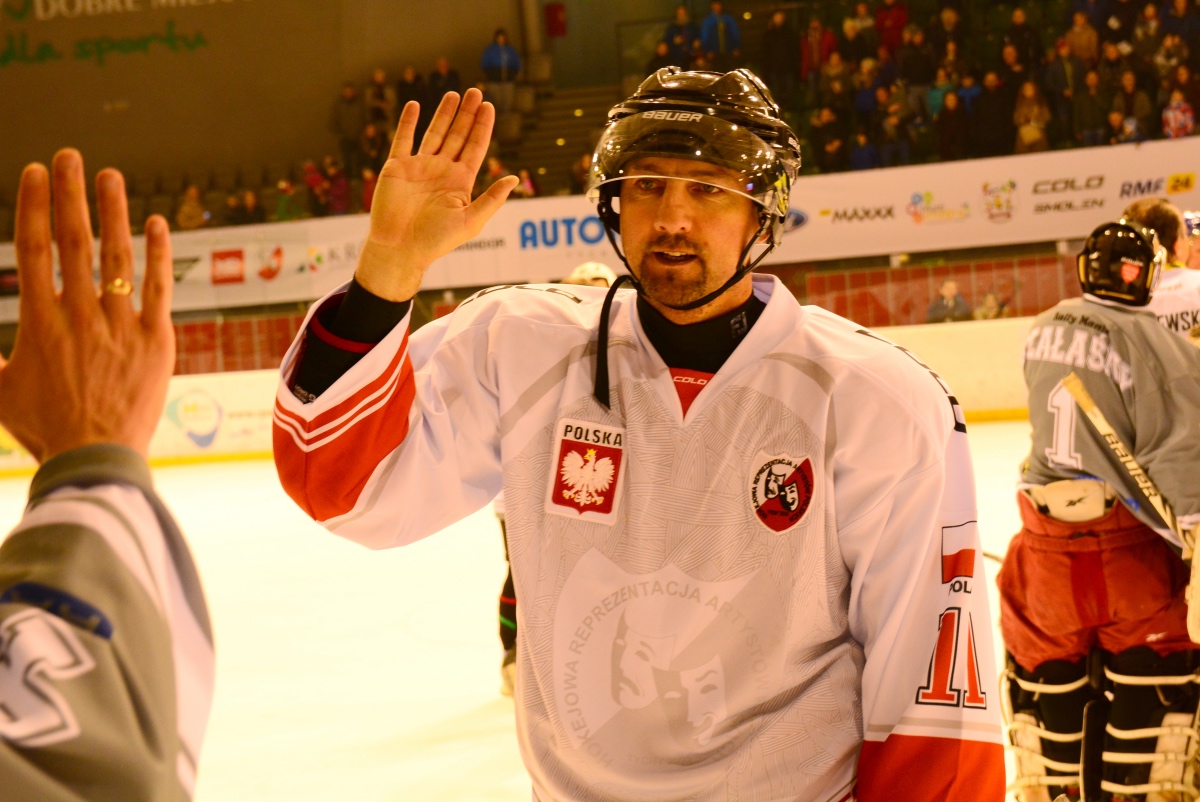 BlogStar: Znani zagrali w hokeja dla WOŚP-u - BlogStar.pl