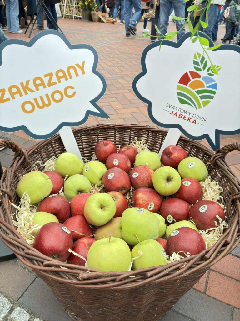 Światowego Dnia Jabłka, Warka